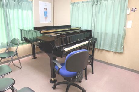 2F グランドピアノ個室
