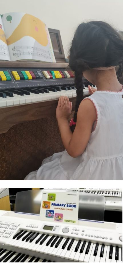 （上）自宅で練習中。（下）レッスン会場。