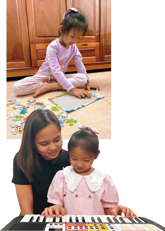 （上）自宅での様子。（下）自宅で練習中。