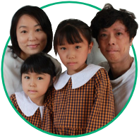 樋口桜子さん（小３）・薫子さん（幼児科2年目）清美さん・達郎さん（愛知県／オリエント楽器）