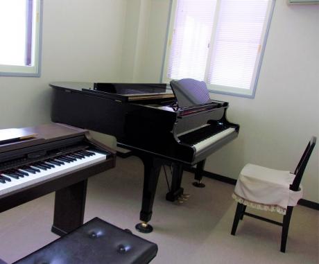 A部屋（２階）　ピアノ専用ルーム