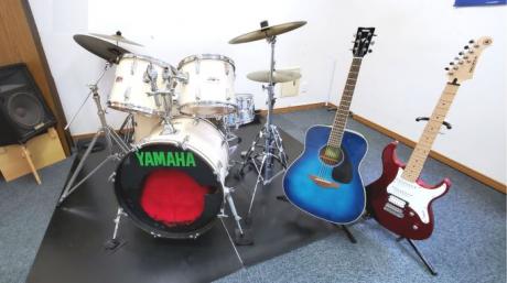 ギター・ドラムレッスン室