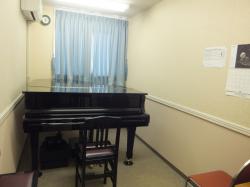 ピアノ個人レッスン室