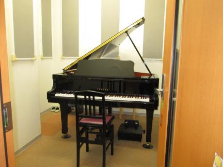 ピアノレッスン部屋