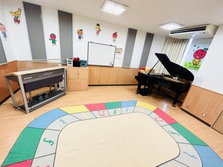 １・２歳児　音楽のレッスン室